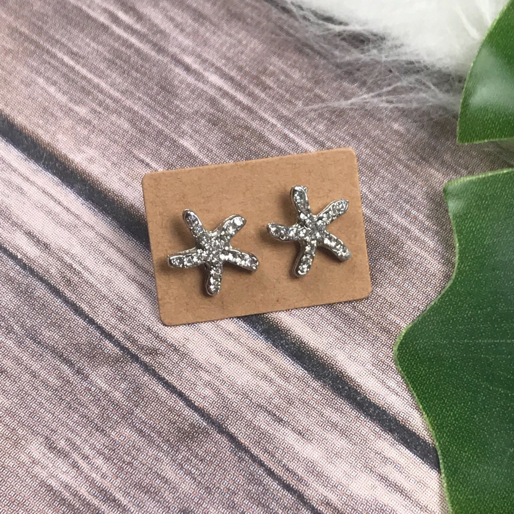🌼 New! Silver Finish Starfish Diamond Earrings